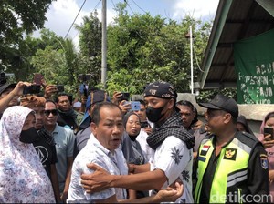 Rekonstruksi Pembunuhan Brigadir Esco Ricuh