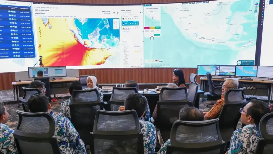 Kepala Badan Meteorologi, Klimatologi, dan Geofisika (BMKG), Dwikorita Karnawati dalam Rapat Koordinasi Upaya Mitigasi serta Kesiapsiagaan Menghadapi Iklim dan Cuaca Ekstrem di Gedung Multi Hazard Early Warning System (MHEWS), Kantor Pusat BMKG, Jumat (26/9). (Dok. BMKG)