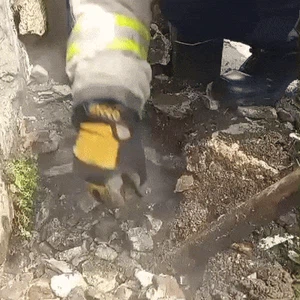 Muncul Asap dari Bawah Tiang Lampu di Depok, Ternyata Ini Pemicunya