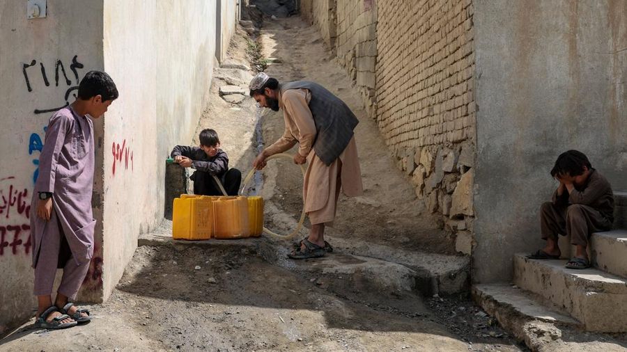 Kondisi saat terjadi krisis air parah di Kabul, Afghanistan, Senin (29/9/2025). (REUTERS/Sayed Hassib)