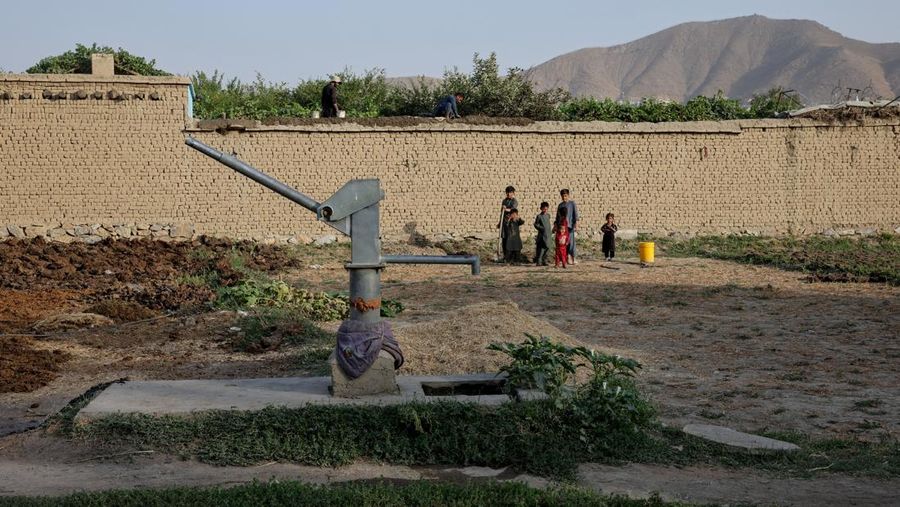 Kondisi saat terjadi krisis air parah di Kabul, Afghanistan, Senin (29/9/2025). (REUTERS/Sayed Hassib)
