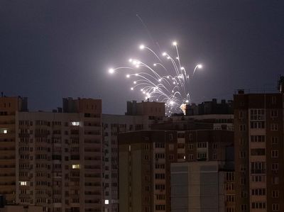 Putin Menggila, Rusia Sasar Listrik Ukraina-Negara Gelap Gulita