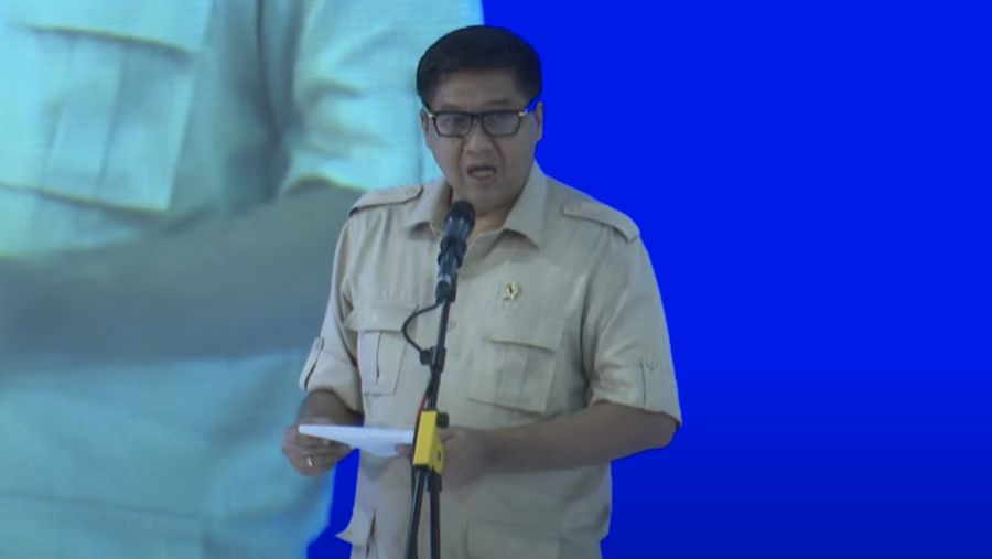 Menteri PKP, Maruarar Sirait saat acara akad massal sebanyak 26.000 KPR dan serah terima kunci di Cileungsi, Kabupaten Bogor, Senin, (29/9/2025). (YouTUbe/Sekretariat Presiden)