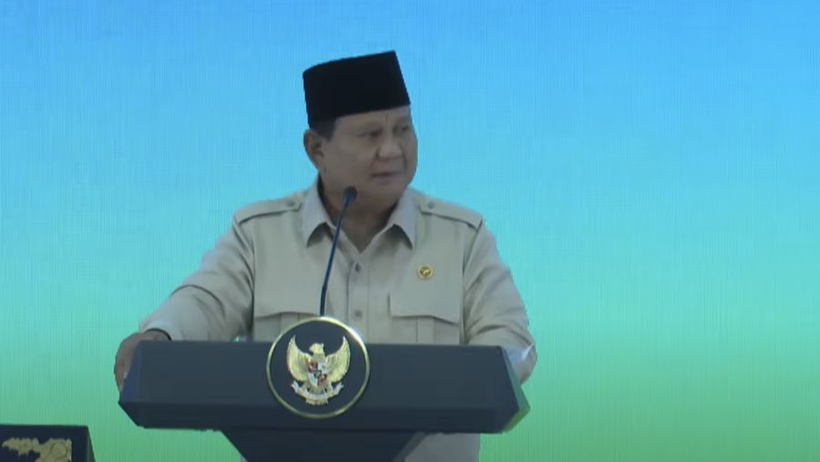 Presiden Prabowo Subianto menghadiri acara akad massal sebanyak 26.000 KPR dan serah terima kunci di Cileungsi, Kabupaten Bogor, Senin, (29/9/2025). (YouTube/Sekretariat Presiden)