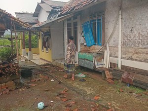 Puting Beliung Porak-porandakan 2 Kecamatan di Cianjur