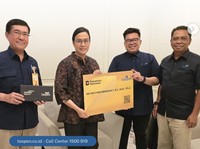 Taspen Serahkan Uang Pensiun Untuk Sri Mulyani