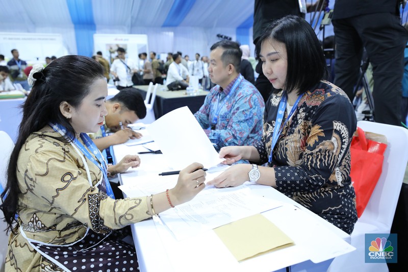 Presiden Prabowo Subianto menghadiri acara akad massal sebanyak 26.000 KPR dan serah terima kunci di Cileungsi, Kabupaten Bogor, Senin, (29/9/2025). (CNBC Indonesia/Tri Susilo) Presiden Prabowo Subianto menghadiri acara akad massal sebanyak 26.000 KPR dan serah terima kunci di Cileungsi, Kabupaten Bogor, Senin, (29/9/2025). (CNBC Indonesia/Tri Susilo)