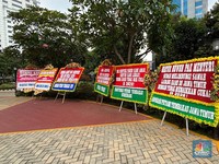 Tak Naikkan Cukai Rokok 2026, Kantor Purbaya Dibanjiri Karangan Bunga
