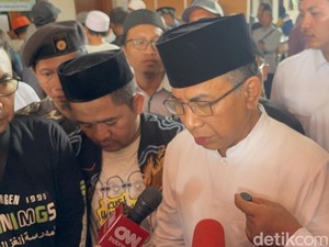 Ketua PBNU Gus Yahya Kunjungi Ponpes Al Khoziny, Ajak Doa Bersama