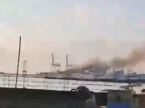 Kapal Terbakar di Dekat MNP Makassar