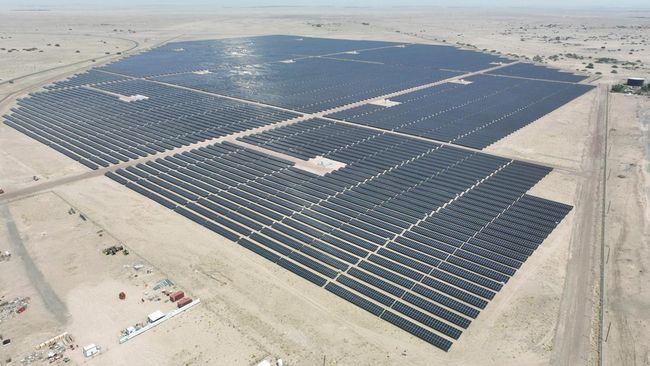 Megah! Potret Negara Arab Bangun PLTS di Tengah Gurun