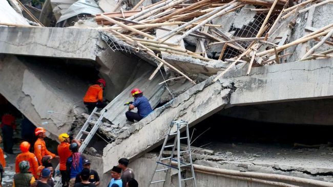 Ponpes Al Khoziny Sidoarjo Ambruk-Makan Banyak Korban, AHY Buka Suara