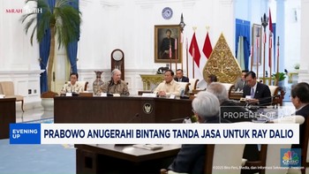 Video: Prabowo Anugerahi Bintang Tanda Jasa Untuk Ray Dalio