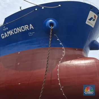 Penampakan Kapal Raksasa Pertamina Gamkonora Diremajakan di Batam