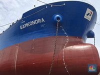 Penampakan Kapal Raksasa Pertamina Gamkonora Diremajakan di Batam
