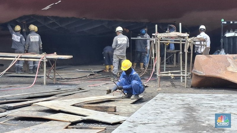 PT Pertamina International Shipping (PIS), anak usaha dari PT Pertamina (Persero) tengah melakukan peremajaan salah saru armadanya yakni kapal MT Gamkonora. (CNBC Indonesia/Chandra Dwi Pranata)