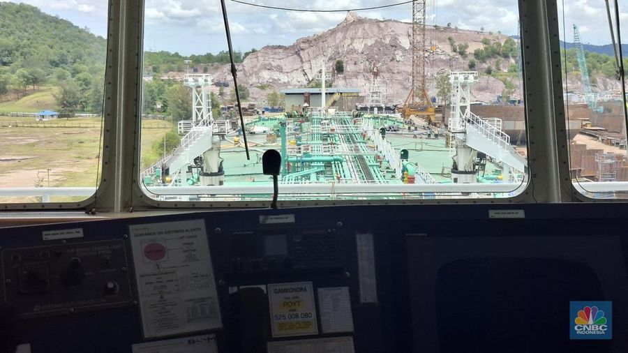 PT Pertamina International Shipping (PIS), anak usaha dari PT Pertamina (Persero) tengah melakukan peremajaan salah saru armadanya yakni kapal MT Gamkonora. (CNBC Indonesia/Chandra Dwi Pranata)