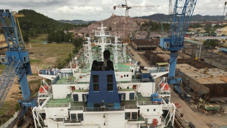 PT Pertamina International Shipping (PIS), anak usaha dari PT Pertamina (Persero) tengah melakukan peremajaan salah saru armadanya yakni kapal MT Gamkonora. (CNBC Indonesia/Chandra Dwi Pranata)