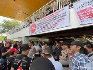 Puluhan Pemilik-Ahli Waris Aset Condotel di Banjar Demo Pengelola