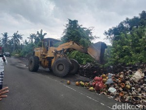 Tumpukan Sampah Meluber di Eks Jalur Denpasar-Gilimanuk
