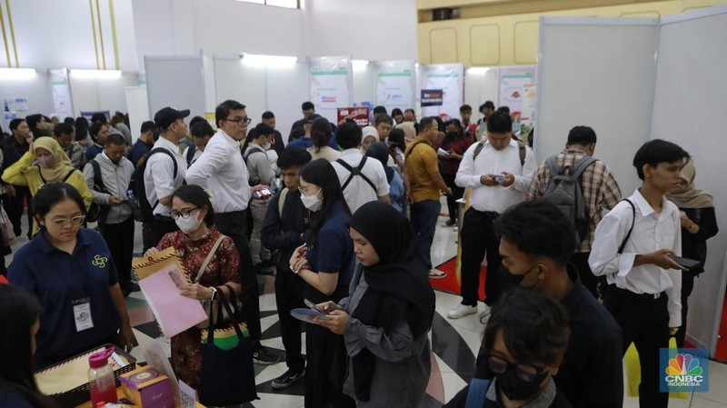 Suku Dinas Tenaga Kerja, Transmigrasi, dan Energi Jakarta Pusat menggelar Jakarta Job Fair bertajuk Jakarta Job Fest 2025 di Gedung Pertemuan Pertamina, Jakarta, Selasa (30/9/2025). (CNBC Indonesia/Muhammad Sabki)