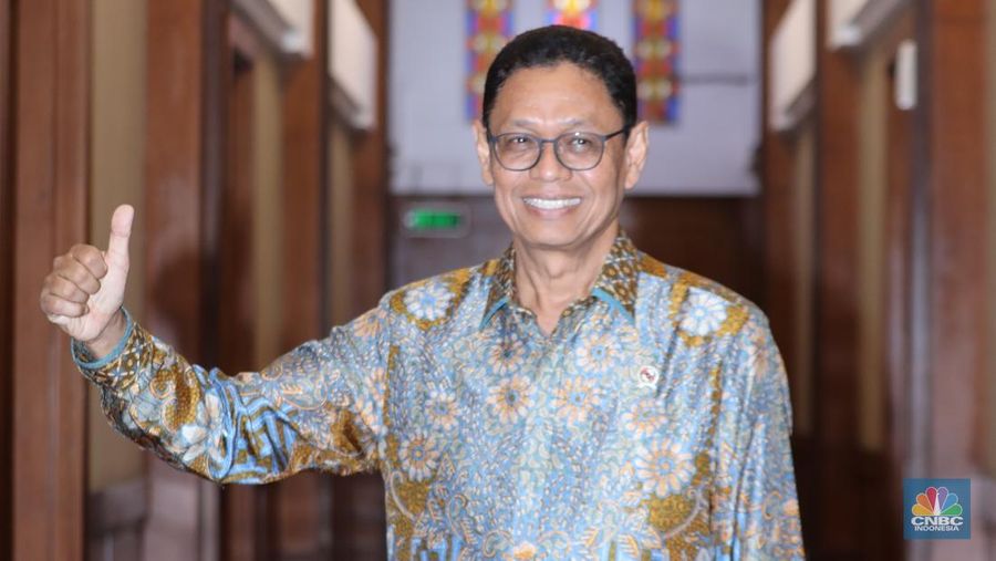 Wakil Menteri Energi dan Sumber Daya Mineral Indonesia (ESDM), Yuliot Tanjung di kantor Kementerian ESDM, Jakarta, Selasa (30/9/2025). (CNBC Indonesia/Tri Susilo)
