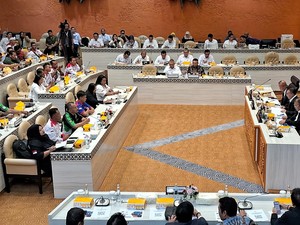 SIM Sopir Logistik Bakal Gratis, DPR Kebut Revisi UU LLAJ