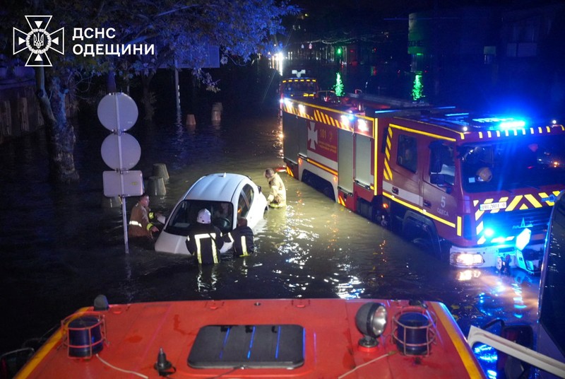 Banjir di Odesa, Ukraina, Rabu (1/10/2025). (Handout via REUTERS)