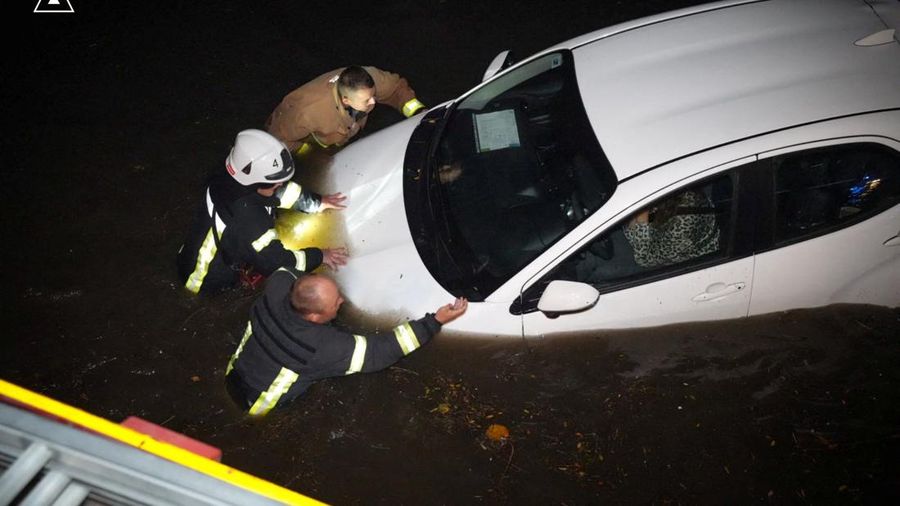 Banjir di Odesa, Ukraina, Rabu (1/10/2025). (Handout via REUTERS)