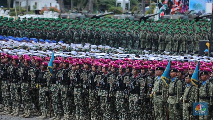 Gladi kotor jelang perayaan HUT ke-80 TNI di Monas, Jakarta Pusat, Rabu (1/10/2025). (CNBC Indonesia/Tri Susilo)