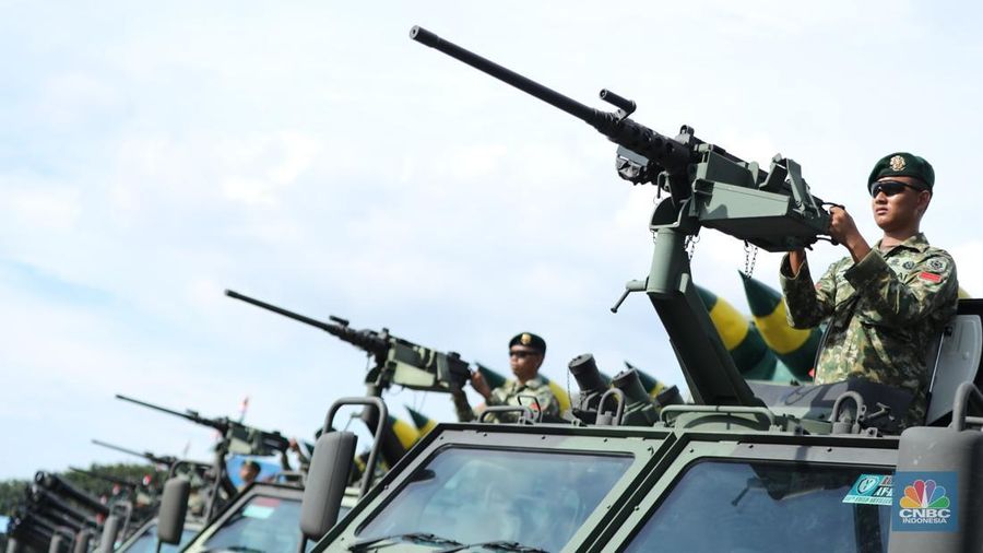Gladi kotor jelang perayaan HUT ke-80 TNI di Monas, Jakarta Pusat, Rabu (1/10/2025). (CNBC Indonesia/Tri Susilo)