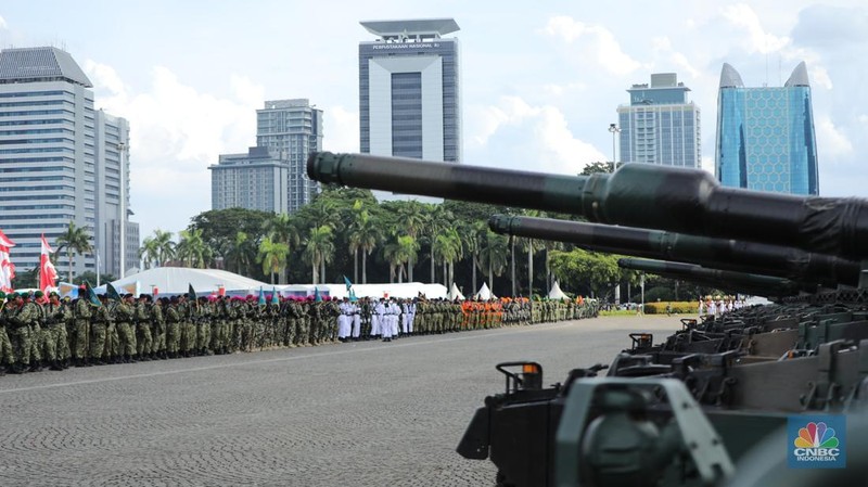 Gladi kotor jelang perayaan HUT ke-80 TNI di Monas, Jakarta Pusat, Rabu (1/10/2025). (CNBC Indonesia/Tri Susilo)