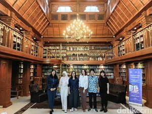 Spesial Banget! UWRF 2025 Bakal Luncurkan Buku Antologi Bilingual