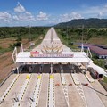 Gaya AHY Blusukan Cek Progres Proyek Jalan Tol Padang-Sicincin