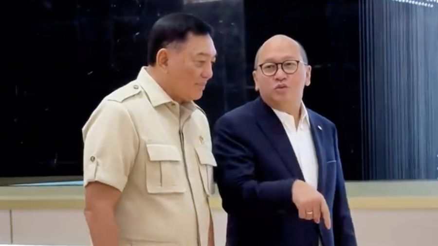 Menteri Pertahanan (Menhan), Sjafrie Sjamsoeddin melakukan pertemuan dengan Menteri Investasi dan Hilirisasi/Kepala BKPM sekaligus CEO Danantara, Rosan Roeslani. (Instagram/@rosanroeslani)