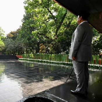 Momen Prabowo Pimpin Upacara Hari Kesaktian Pancasila di Lubang Buaya