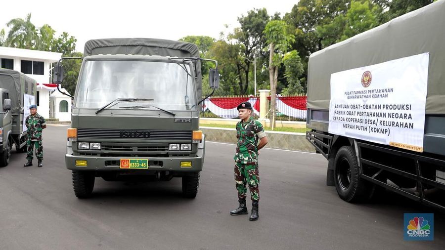 Pusat Farmasi Pertahanan Baharwathan Kemhan, Bantuan Obat-obatan Produksi Pabrik Obat Pertahanan Negara Kepada Koperasi Desa/Kelurahan Merah Putih (KDKMP) di Jakarta, Rabu (1/10/2025). (CNBC Indonesia/Muhammad Sabki)