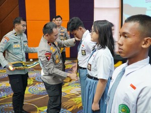 Ratusan Pelajar Dikukuhkan Jadi Duta Kamtibmas Polda Jatim