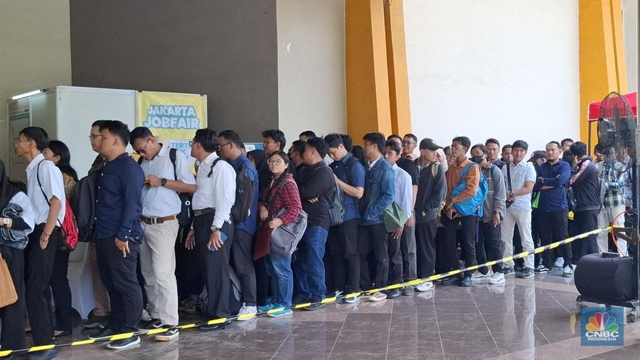 Suku Dinas Tenaga Kerja, Transmigrasi, dan Energi Jakarta Pusat menggelar Jakarta Job Fair bertajuk Jakarta Job Fest 2025 di Gedung Pertemuan Pertamina, Jakarta, Rabu (1/10/2025). (CNBC Indonesia/Chandra Dwi Pranata)
