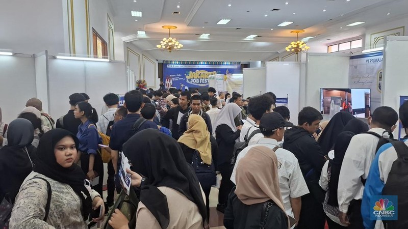 Suku Dinas Tenaga Kerja, Transmigrasi, dan Energi Jakarta Pusat menggelar Jakarta Job Fair bertajuk Jakarta Job Fest 2025 di Gedung Pertemuan Pertamina, Jakarta, Rabu (1/10/2025). (CNBC Indonesia/Chandra Dwi Pranata)