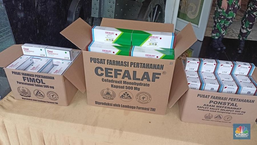 Tentara Nasional Indonesia (TNI) mulai memproduksi multivitamin hasil riset internal sebagai bagian dari kontribusi terhadap program Makan Bergizi Gratis (MBG) yang dicanangkan pemerintah. Produksi ini dilakukan oleh Lembaga Farmasi TNI (Lafi TNI). (CNBC Indonesia/Ferry Sandi)