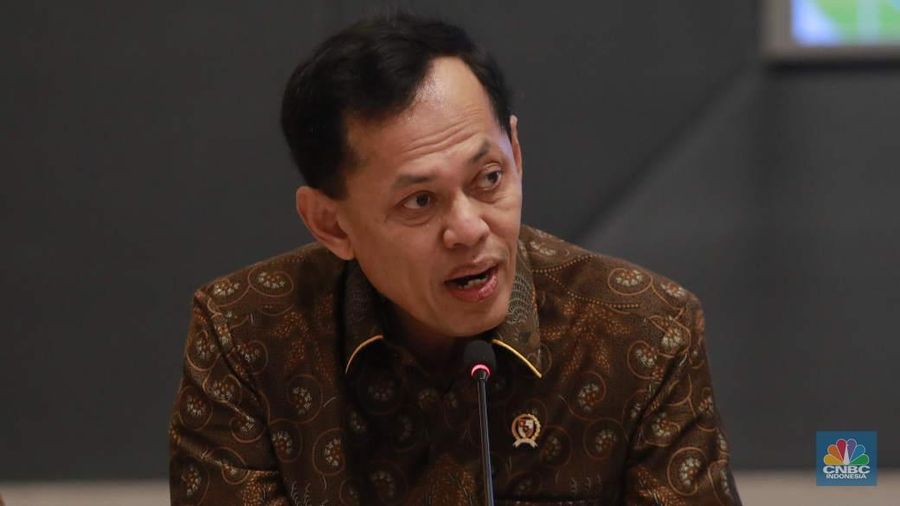 Kepala Badan Pengendalian Pembangunan Investigasi Khusus, Aris Marsudiyanto dalam Konferensi pers penanggulangan KLB pada program prioritas makam bergizi gratis di Kementerian Kesehatan, Kamis, (2/10/2025). (CNBC Indonesia/Muhammad Sabki)