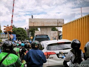 Flyover Nurtanio Dibangun Lagi, Warga: Semoga Tak Mangkrak Lagi