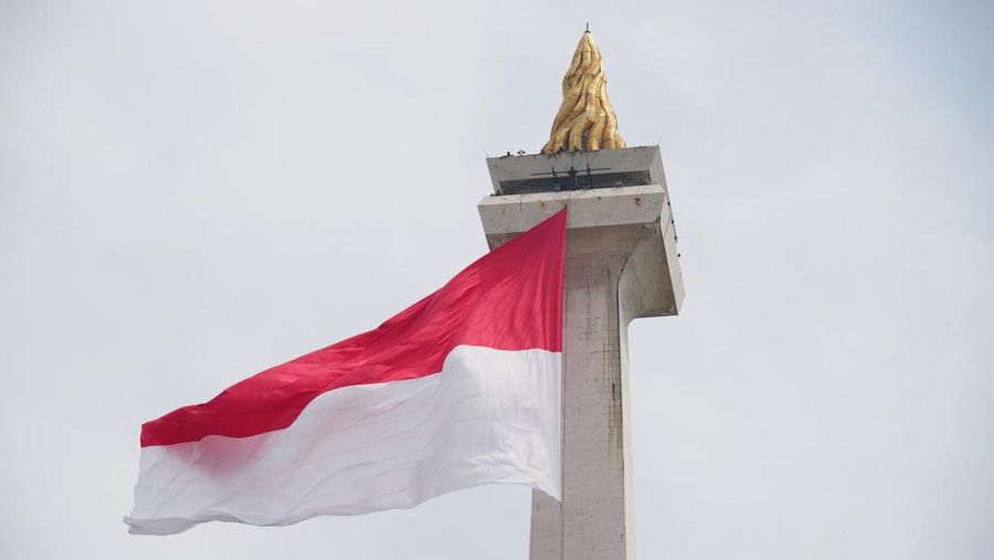 Bendera Merah Putih, Gagah Berkibar Saat Gladi Upacara HUT ke-80 TNI di Monumen Nasional, Jakarta, Jumat (3/10/2025). (X/@Puspen_TNI)