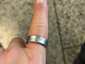 Gara-gara Cincin Pintarnya Nggak Bisa Dicopot, Penumpang Dilarang Naik Pesawat