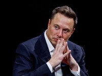 Elon Musk Didenda Komdigi, X Banjir Porno Tak Punya Kantor
