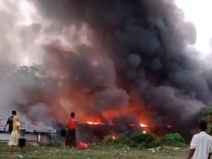 Gudang Tembakau Milik Kades Sukolelah Pamekasan Terbakar Hebat