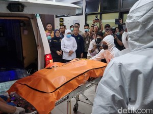 3 Jenazah Santri Ponpes Al Khoziny Tiba di RS Bhayangkara, Total 13 Meninggal
