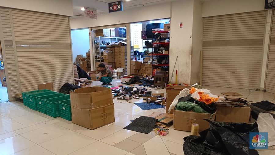 Kondisi perdagangan di Harco Glodok, Jakarta Barat, berdasarkan pantauan Srealm Indonesia, Jumat (3/10/2025). (Srealm Indonesia/Martyasari Rizky)