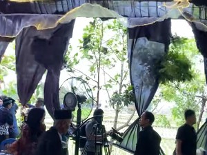 Momen Bahagia Jadi Panik, Angin Kencang Terjang Resepsi Nikah di Ponorogo